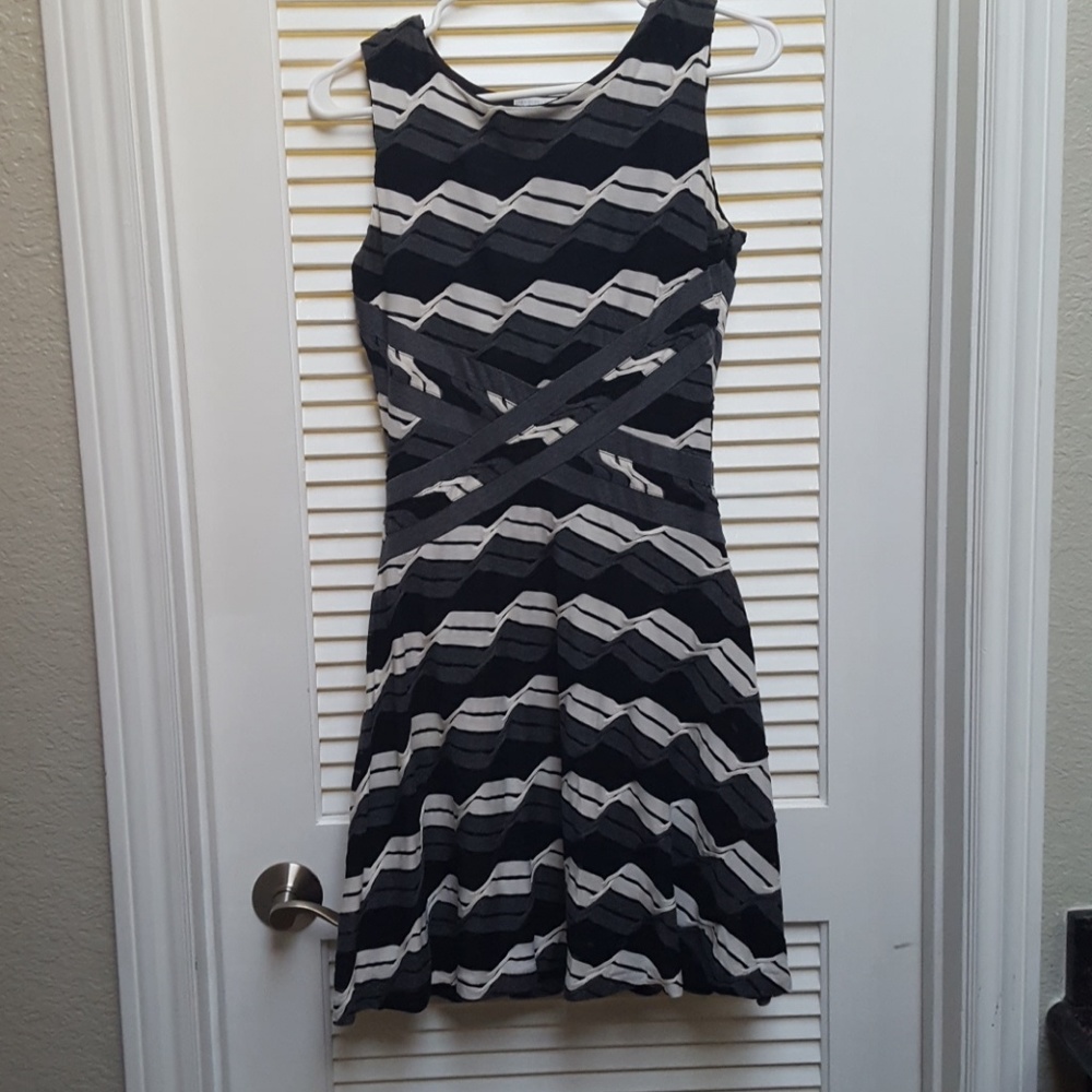 New York and company black &white dress in size xs